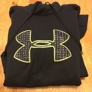 Women’s black Under Armour sweatshirt